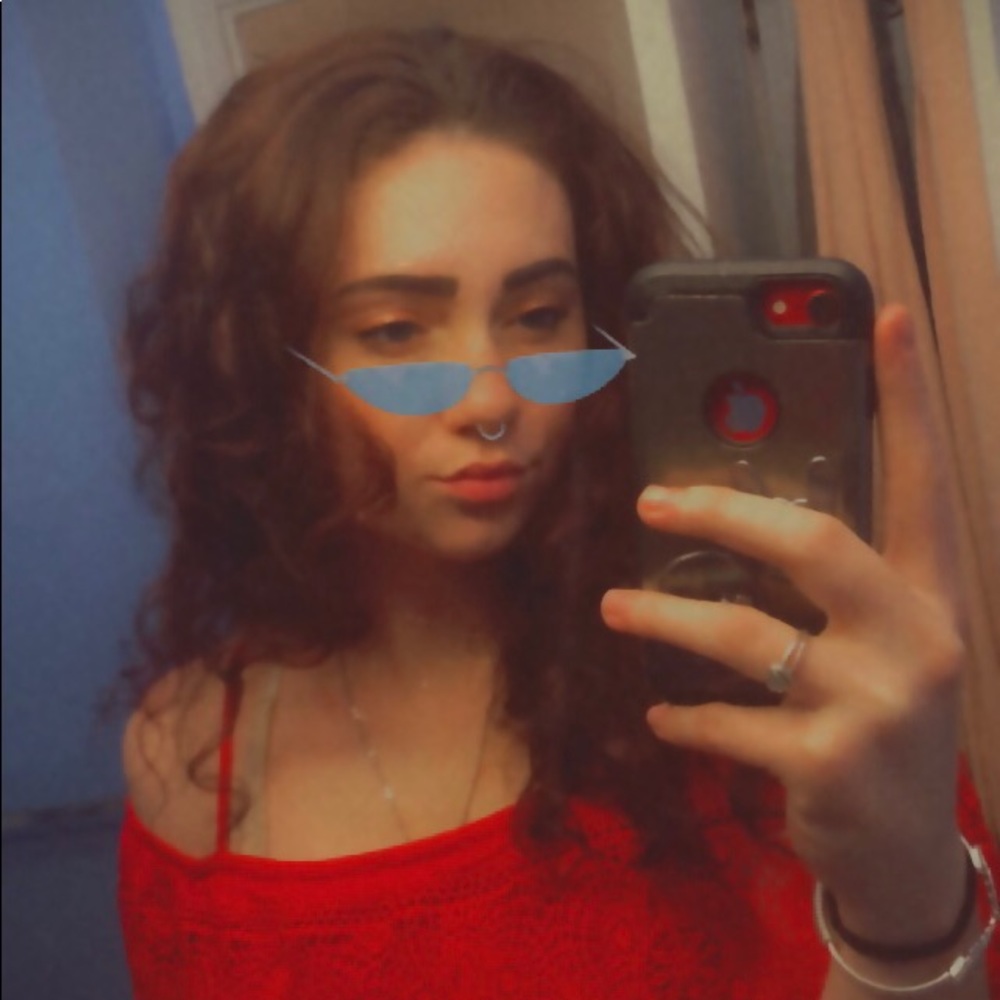 Meet your Posher, Victoria